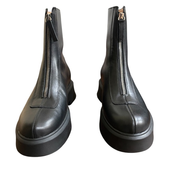 Steve Madden Shoes - Steve Madden Jones Black Leather Front Zip Platform Ankle Boots Size 8 NWOB